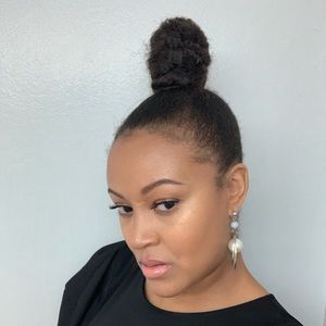 Meet your Posher, Debbie